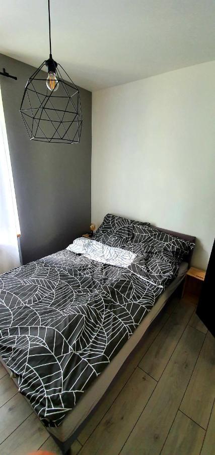 Juna2 - Nowoczesny Apartament W Centrum Z Widokiem Na Park Pruszkow Exterior photo